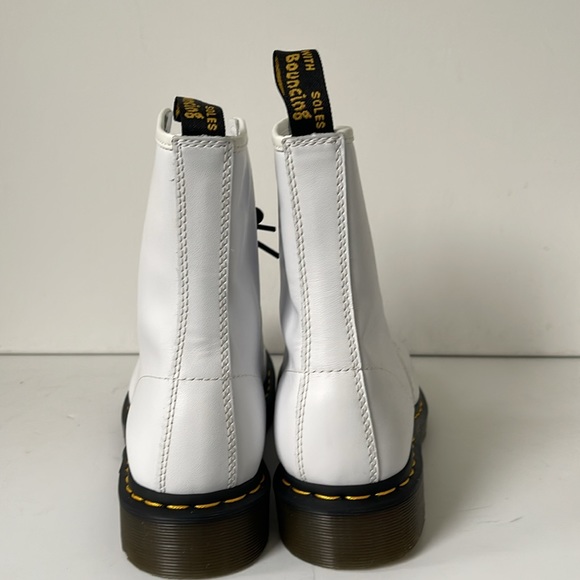 DR. MARTENS Gender Inclusive 1460 8-Eye Lace-up Boot White Smooth USL10 EU42 - Picture 5 of 8